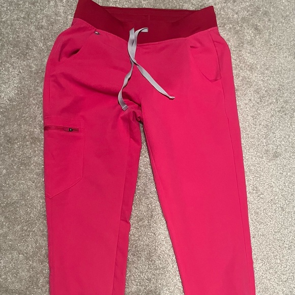 Figs Zamora Jogger Scrub Pants Hot Pink. - Picture 3 of 5